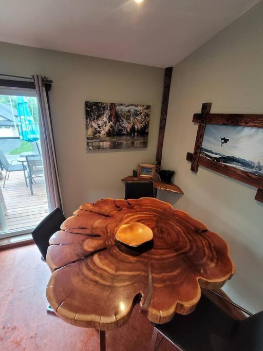 The Best 2 Bedrooms Suite In Revelstoke! Bagian luar foto