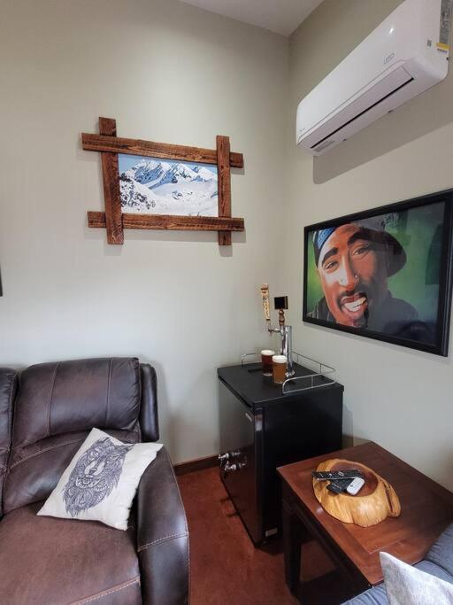 The Best 2 Bedrooms Suite In Revelstoke! Bagian luar foto